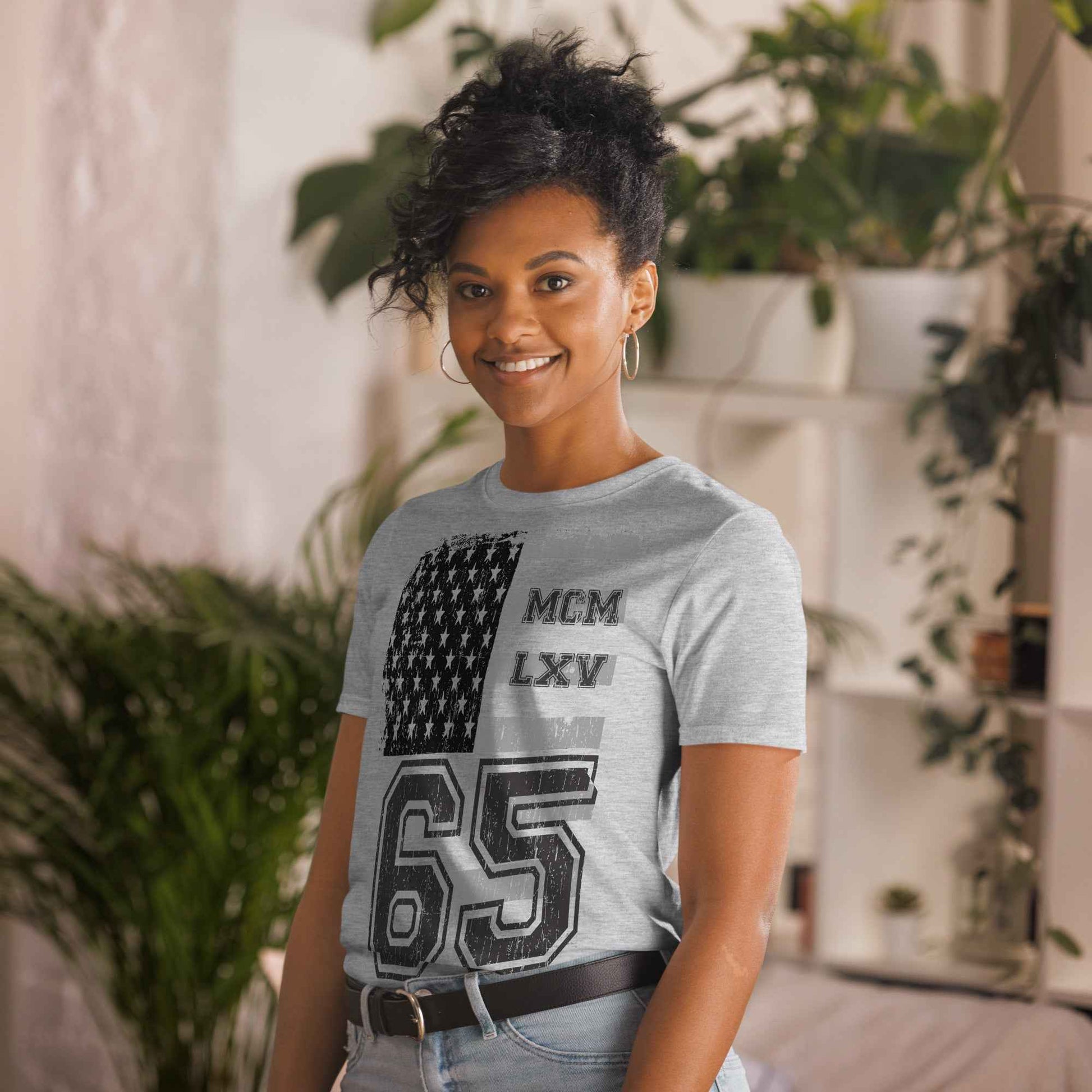 65 MCMLXV Women's Vintage USA Flag Americana Graphic T-Shirt