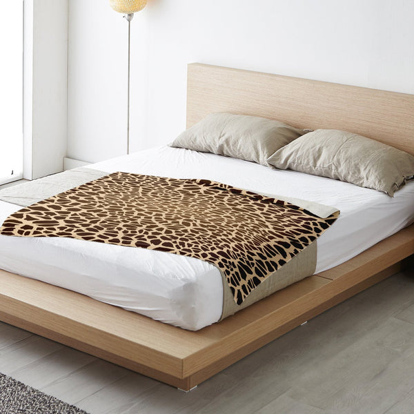 65 MCMLXV Giraffe Print Microfleece Blanket - 65mcmlxv