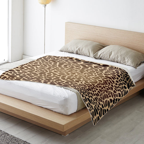 65 MCMLXV Giraffe Print Microfleece Blanket - 65mcmlxv