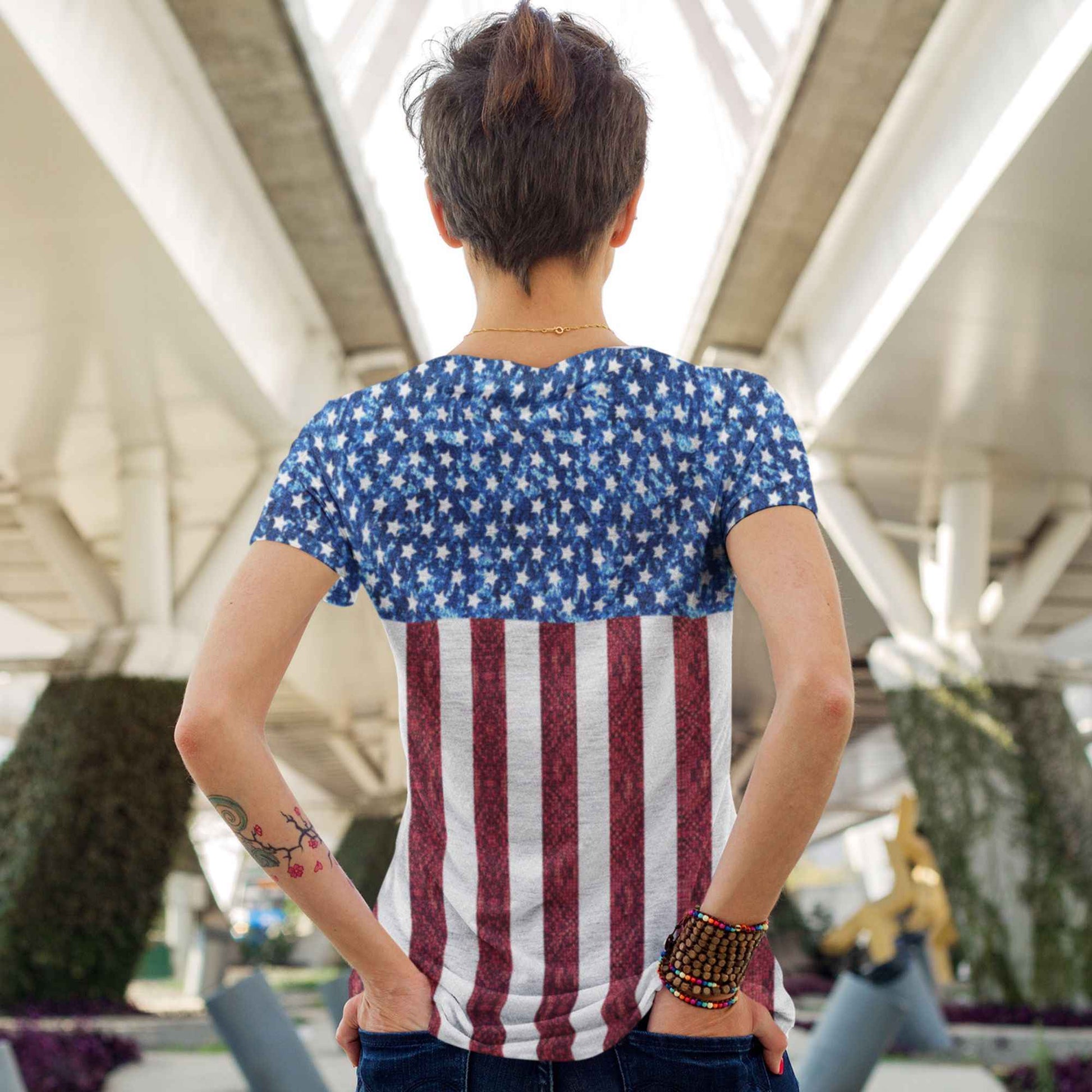 65 MCMLXV Women's American Flag Sequin Print T-Shirt