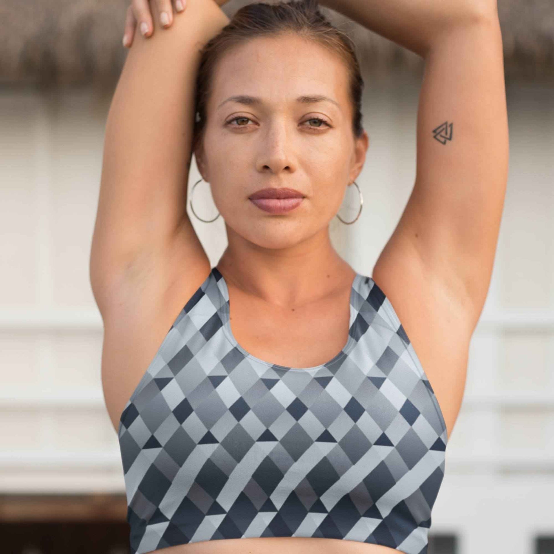 65 MCMLXV Women's Gradient Geo Diamonds Print Crop Top